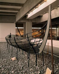 Vikingschip (drakkar of langskip), gevonden in de Roskilde Fjord, Denemarken, ca. 1030
