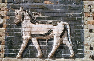 Stier, geglazuurde bakstenen, Ishtarpoort, Babylon, Irak