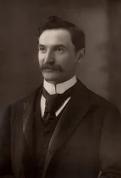 Solomon Joseph Solomon (1860-1927) Engelse portret- en muurschilder. In de Eerste Wereldoorlog introduceerde hij het gebruik van camouflage in het Britse leger