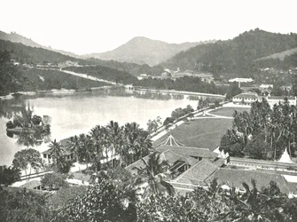 Uitzicht vanaf Lady Hortons Walk, Kandy, Ceylon, 1895
