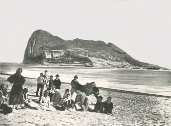 Uitzicht op de Rots vanuit de zee, Gibraltar, 1895