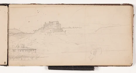 Uitzicht op een stad in een Italiaans berglandschap