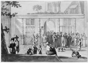 Plein met een poort op de achtergrond, waardoor een processie trekt. Verscheidene figuren bij een balustrade op de voorgrond links