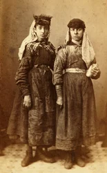 Portret van twee arbeiders bij de Tredegar Iron Works, Wales