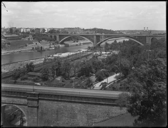 De Washingtonbrug, High Bridge, en Washington Heights gezien vanuit de Bronx, 19 juli 1914