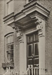 Deur, Church Road, Richmond, Surrey (zwart-wit foto)