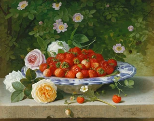 Aardbeien in een Blauwe en Witte Schaal met Rozen en Hondsroos op een Richel