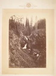 Arched Falls, aan de voet van Mt. Blackmore M.T.
