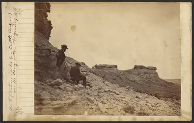 [Vestingrotsen (of Castle Augur) aan de Chugwater, Wyoming]