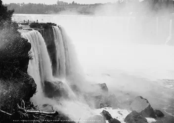 Horseshoe Falls vanaf Goat Island, Niagara, ca. 1880-97