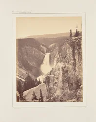 Onderste watervallen van de Yellowstone, ver uitzicht