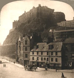Kasteel van Edinburgh vanaf Grasmarket, Schotland