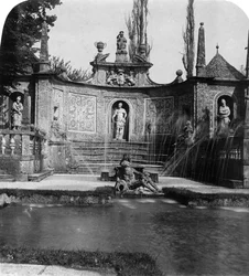 Fontein, Hellbrunn Kasteel, Salzburg, Oostenrijk, ca. 1900