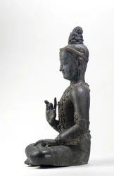 Nepalees-Chinese stijl bodhisattva (lak, doek, sporen van blauw, goud en groene verf & bladgoud)