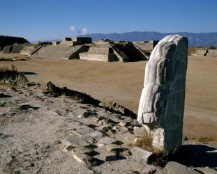 Zicht op monumenten I, H, G