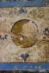 Fresco fragment, Salus Augusta Tempel-Cryptoporticus, oude Romeinse stad Urbs Salvia, Urbisaglia, Marche, Italië