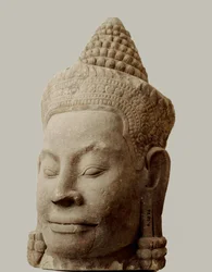 Hoofd van een demon op de brug naar de Zuidpoort, Angkor Thom, Nationaal Museum, Phnom Penh
