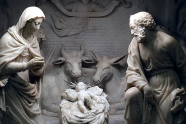 Kerststal. Beeldhouwwerk. San Donato kerk. Genua. Italië.